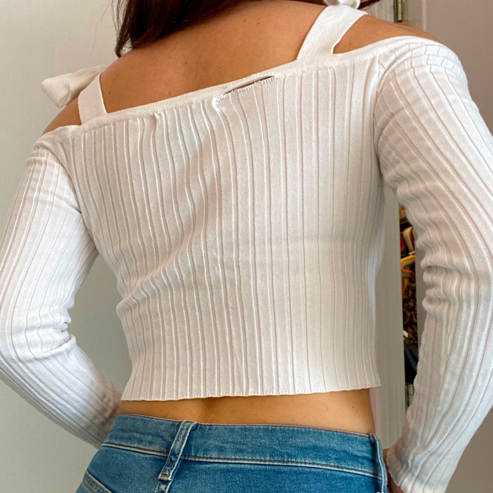 Off shoulder crop top - Picture 2 of 4